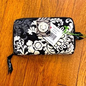 Vera Bradley Turnlock Wallet Baroque Retail $49.99 NEW/NEVER USED